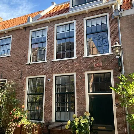 Guesthouseone Bed & Breakfast