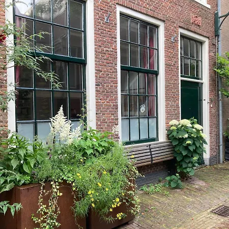 Guesthouseone Bed & Breakfast