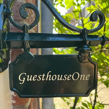 Alojamento de Acomodação e Pequeno-almoço Guesthouseone Haarlem