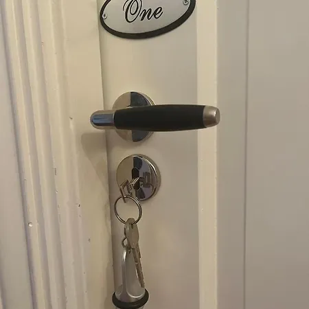 Guesthouseone לינה וארוחת בוקר
