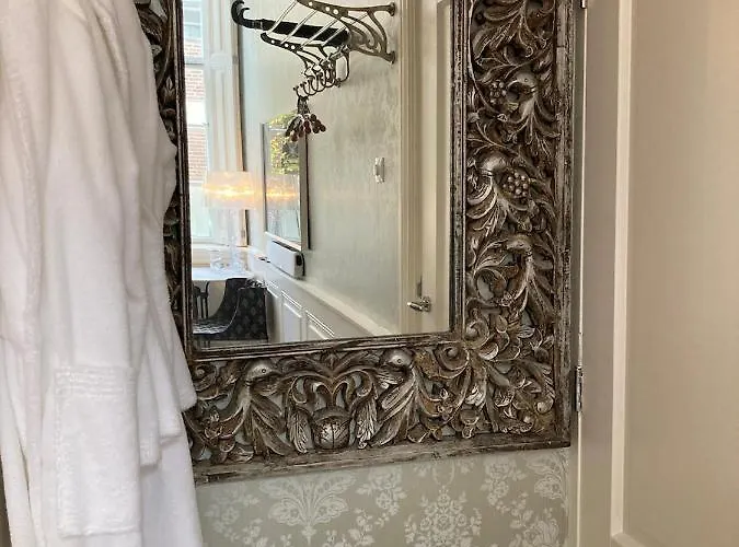 Guesthouseone Frühstückspension 4*