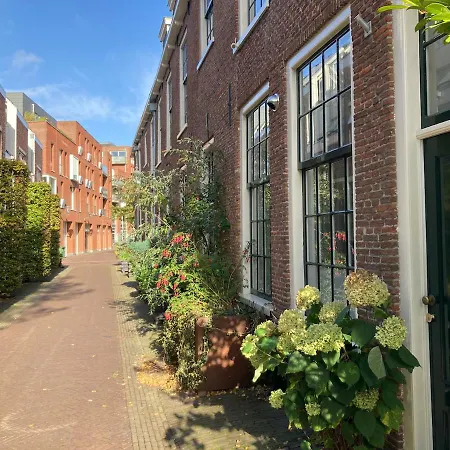 Panzió Guesthouseone Haarlem