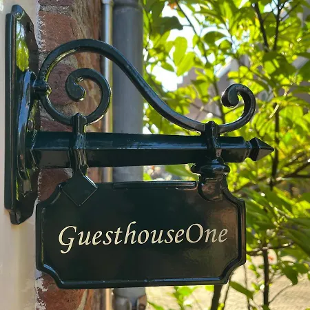 Guesthouseone Bed & Breakfast Haarlem